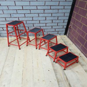 چهارپایه های فلزی درسایزهای 20،30،40،50،70cm